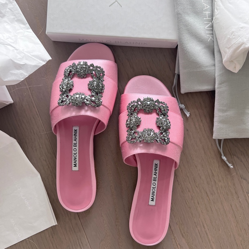 NWB Manolo Blahnik Martamod satin sandals pink 36